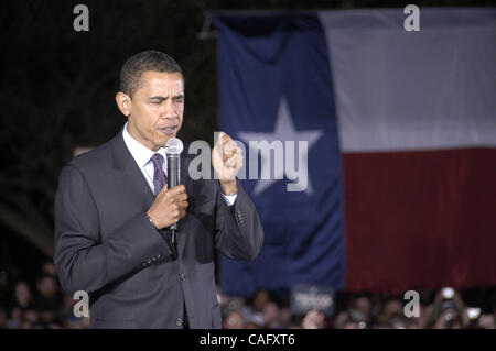 22 févr. 2008 - Austin, Texas, USA - Etats-Unis le sénateur et candidat à la présidence, Barack Obama, parlant à ses partisans à un rassemblement Vendredi soir à Austin, Texas. Obama a lancé un appel à Austin les électeurs à rejoindre son mouvement pour le changement qu'il a mis fin à une rotation de quatre jours à travers le Texas. (Crédit Image : © Peter Silva/ZUM Banque D'Images