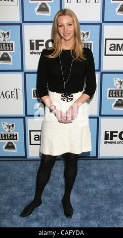 23 févr. 2008 - Santa Monica, Californie, USA - actrice Lisa Kudrow arrivant à l'Independent Spirit Awards 2008 qui a eu lieu dans une tente sur la plage de Santa Monica. (Crédit Image : Banque D'Images