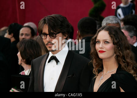 24 févr. 2008 - Hollywood, Californie, USA - l'acteur Johnny Depp et Vanessa Paradis en arrivant à la 80e annuelle des Academy Awards tenue au Kodak Theatre à Hollywood. (Crédit Image : © Lisa O'Connor/ZUMA Press) Banque D'Images