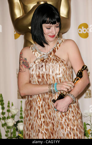 24 févr. 2008 - Hollywood, Californie, USA - Diablo Cody avec l'award du meilleur scénario original à la 80e Academy Awards annuel tenu à le Kodak Theatre à Hollywood. (Crédit Image : © Lisa O'Connor/ZUMA Press) Banque D'Images