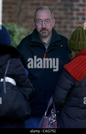 Walter Adam, mari de psychologue Faughy tué Kathryn l'extérieur de son immeuble situé au 440 East 79th Street, en face de l'office lorsque Kathryn Faughy fut tué. Kathryn Faughy, une psychologue de l'Upper East Side a été violemment assassiné dans son bureau le East 79th Street il y a deux nuits par Banque D'Images