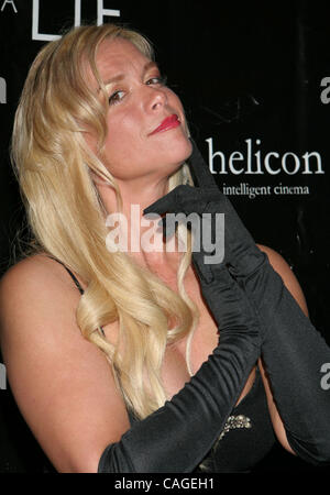 Feb 07, 2008 ; Hollywood, CA, USA ; l'actrice CHASE MASTERSON au "Hier était un mensonge' Hollywood Premiere tenue à la Fine Arts Theatre, Los Angeles. Crédit obligatoire : Photo par Paul Fenton/ZUMA Press. (©) Copyright 2008 by Paul Fenton Banque D'Images