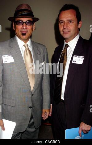 4 février 2008 - New York, New York, États-Unis - 4E CONGRÈS ANNUEL - FYI Film Your Issue 2008 DÉJEUNER DE LA CONCURRENCE À L'ORGANISATION DES NATIONS UNIES, organisé par les Etats-Unis aujourd'hui, MTV ET L'ASSOCIATED PRESS.L'ORGANISATION DES NATIONS UNIES, NEW YORK 02-04-2008. - 2008.HEATHCLIFF ROTHMAN ET DE L'ONU DPI DIRECTEUR ERIC FALT.K56209Crédit : Image JKRON(Â© Jo Banque D'Images