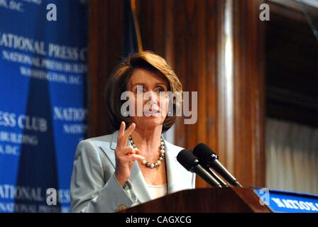 25 janvier 2008 - Washington, District of Columbia, États-Unis - J12955CB.Le Président de la Chambre Nancy Pelosi et Harry Reid, membre du Congrès des journalistes à parler au sujet de leurs vues sur l'état de l'Union européenne avant le président Bush prononce son dernier état de l'Union. Washington, D.C. 01-25-2008(Credit Banque D'Images