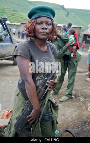 Femme soldat congolais, FARDC, Mushake, République démocratique du Congo Banque D'Images