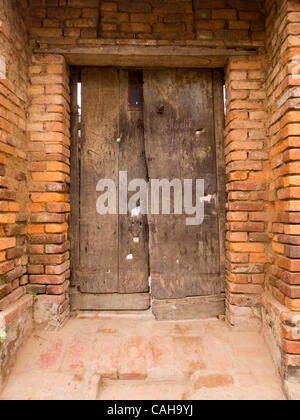 Les entrées dans le village de Duong Lam, Vietnam Banque D'Images