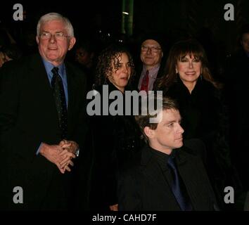 15 janvier 2008 - New York, New York, États-Unis - NATIONAL BOARD OF REVIEW AWARDS GALA À CIPRIANNI.EAST 42ND Street 01-15-2008. 2008..Phil Donahue et Marlo THOMAS Photo de groupe.K56051RM(Image Crédit : Â© Rick Mackler/Photos/ZUMAPRESS.com) Globe Banque D'Images