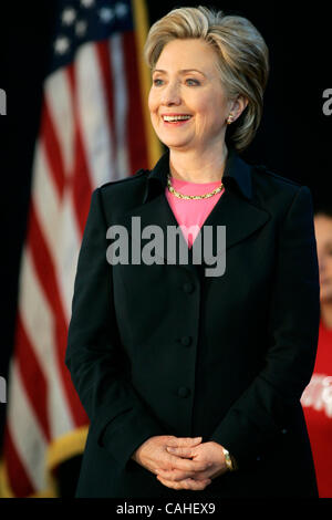 Jan 17, 2008 - Northridge, CA, USA - US le candidat démocrate à la Sénatrice Hillary Clinton (D-NY) parle au cours d'une réunion au style de ville California State University, Northridge à Los Angeles le 17 janvier 2008. Photo par Jonathan Alcorn/ZUMA Press. © Copyright 2007 by Jonathan Alcorn Banque D'Images