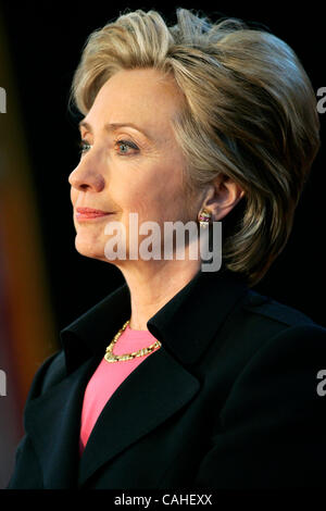 Jan 17, 2008 - Northridge, CA, USA - US le candidat démocrate à la Sénatrice Hillary Clinton (D-NY) parle au cours d'une réunion au style de ville California State University, Northridge à Los Angeles le 17 janvier 2008. Photo par Jonathan Alcorn/ZUMA Press. Banque D'Images