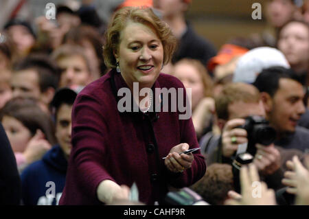 17 Janvier 2008 : le gouverneur de l'Arkansas Mike Huckabee épouse Janet prête son soutien pendant une campagne présidentielle républicaine arrêter jeudi 17 janvier 2008 à l'Jervey Athletic Center sur le campus de l'Université Clemson. Banque D'Images