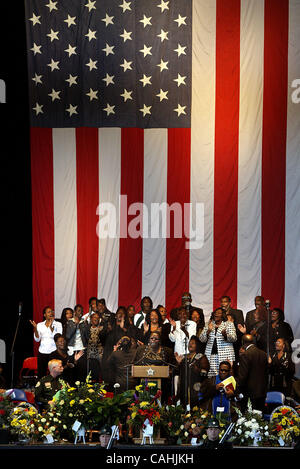 120507 pbso 1 tj -- le personnel du Palm Beach photo de Taylor Jones/0045802D. Pour la couverture de l'équipe. La banlieue de West Palm Beach. Pahokee Chorale communautaire effectue. Funérailles de Palm Beach County Sheriff's Office députés Donta Manuel et Jonathan Wallace(CQ) à l'amphithéâtre des conseils judicieux dans la banlieue de West Palm Beac Banque D'Images