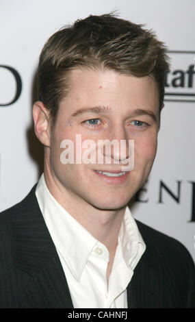 Dec 11, 2007 - New York, NY, USA - BEN MCKENZIE au New York premiere de 'I Am Legend' qui s'est tenue au Théâtre du Madison Square Garden (crédit Image : © Dan Herrick/ZUMA Press) Banque D'Images