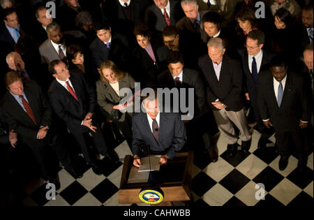 17 Dec 2007 - Sacramento, Californie, USA - gouv. ARNOLD SCHWARZENEGGER s'est joint à l'Assemblée par le Président FABIAN NUNEZ et une coalition de syndicats, d'entreprises, des élus et des groupes de professionnels des soins de santé, le gouverneur Schwarzenegger a applaudi le succès d'aujourd'hui Assemblée Générale de l'Assemblée générale vote le projet de loi x1 1 Banque D'Images