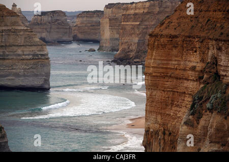 05 janvier 2008 - Port Campbell National Park, Victoria, Australie - Port Campbell est un parc national à Victoria (Australie), 190 km au sud-ouest de Melbourne. Le parc a été créé pour protéger les nombreuses formations de roche calcaire spectaculaires sur et près de la côte le long de la Great Ocean Road. Les Douze A Banque D'Images