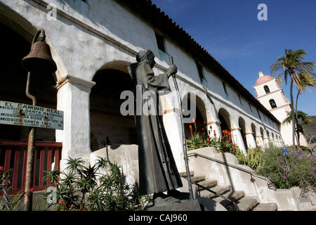 Jan 12, 2008 - Santa Barbara, CA, USA - Mission Santa Barbara a été le dixième des missions de Californie à être fondée par les Franciscains espagnols. Il a été établi sur la fête de Sainte Barbara, Dec 4, 1786. Photo par Jonathan Alcorn/ZUMA Press. © Copyright 2008 by Jonathan Alcorn Banque D'Images