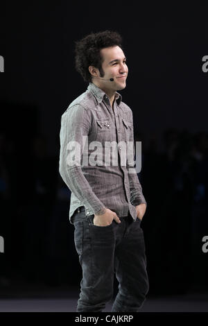 10 janvier 2011 - Detroit, Michigan, USA. Pete Wentz à la Honda Civic concept car dévoilement. Le 2011 North American International Auto Show (NAIAS) débute avec leur presse événement au Cobo Center. (Crédit Image : ©/ZUMAPRESS.com) Schilling de gènes Banque D'Images