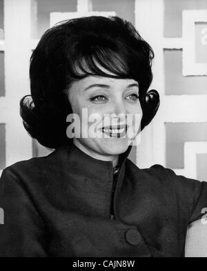 11 janvier 2011 - Hollywood, Californie, États-Unis - CAROLYN JONES.CAROLYNJONESRETRO.(Image Crédit : Â© Michael Germana/Globe Photos/ZUMAPRESS.com) Banque D'Images