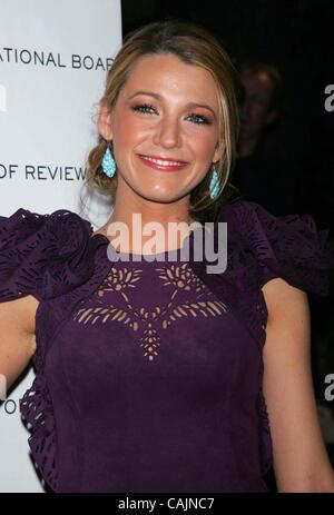 11 janvier 2011 - New York, New York, États-Unis - Blake Lively arrive pour le National Board of Review of Motion Pictures Awards Gala au Cipriani à New York le 11 janvier 2011. .. K67355SN(Image Crédit : © Sharon Neetles Globe/ZUMAPRESS.com)/Photos Banque D'Images