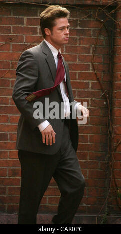 Oct 03, 2007 - New York, NY, USA - l'Acteur BRAD PITT films une scène de son nouveau film 'Lire' situé à Brooklyn. (Crédit Image : © Nancy/Kaszerman ZUMA Press) Banque D'Images