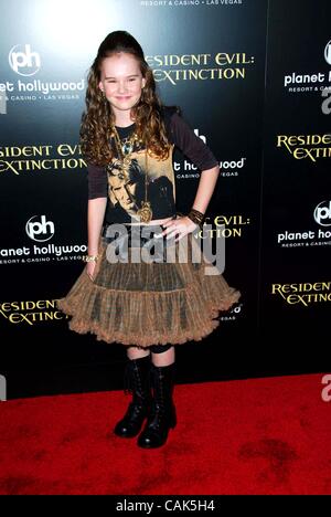 20 septembre 2007 - Hollywood, Californie, États-Unis - K54745EG.PREMIÈRE MONDIALE DE RESIDENT EVIL : EXTINCTION, .au Planet Hollywood Resort Hotel and Casino, LAS VEGAS, NEVADA 09-20-2007.MADELINE CARROLL(Image Crédit : Â© Ed Geller/Globe Photos/ZUMAPRESS.com) Banque D'Images