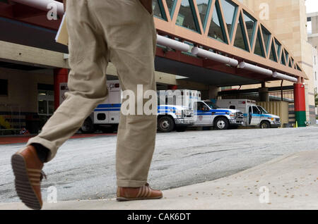 ATLANTA, GA - 21 SEPTEMBRE : la baie d'ambulance à l'urgence de Grady Memorial Hospital à Atlanta, Géorgie le vendredi 21 septembre, 2007. (Photo par Erik S. moindre/pour le New York Times) Banque D'Images