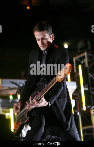 Jouer Interpol Madison Square Garden le 14 septembre 2007. Julian Paul Banks - chant et guitare Daniel Kessler -guitare Carlos Dengler -bass Sam Fogarino - batterie Banque D'Images