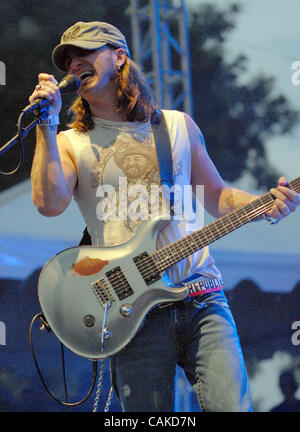 15 septembre 2007, Austin, TX, USA, chanteur / guitariste CODY CANADA du groupe Cross Canadian Ragweed effectue live at the 2007 Austin City Limits Music Festival qui a eu lieu à Zilker Park situé à Austin. Copyright 2007 Jason Moore. Crédit obligatoire : Jason Moore Banque D'Images