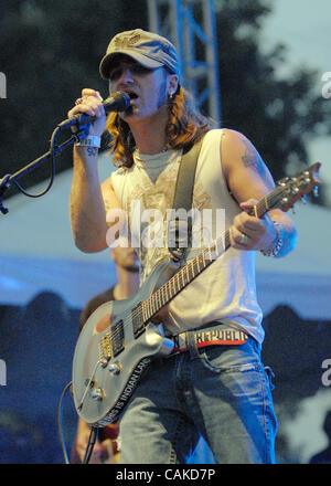 15 septembre 2007, Austin, TX, USA, chanteur / guitariste CODY CANADA du groupe Cross Canadian Ragweed effectue live at the 2007 Austin City Limits Music Festival qui a eu lieu à Zilker Park situé à Austin. Copyright 2007 Jason Moore. Crédit obligatoire : Jason Moore Banque D'Images