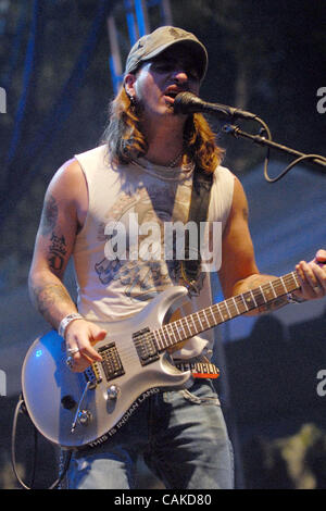 15 septembre 2007, Austin, TX, USA, chanteur / guitariste CODY CANADA du groupe Cross Canadian Ragweed effectue live at the 2007 Austin City Limits Music Festival qui a eu lieu à Zilker Park situé à Austin. Copyright 2007 Jason Moore. Crédit obligatoire : Jason Moore Banque D'Images