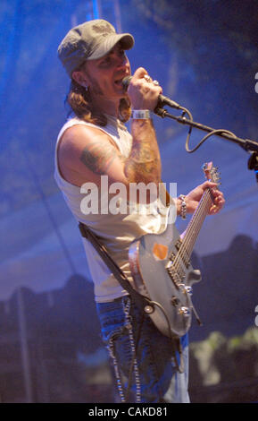 15 septembre 2007, Austin, TX, USA, chanteur / guitariste CODY CANADA du groupe Cross Canadian Ragweed effectue live at the 2007 Austin City Limits Music Festival qui a eu lieu à Zilker Park situé à Austin. Copyright 2007 Jason Moore. Crédit obligatoire : Jason Moore Banque D'Images