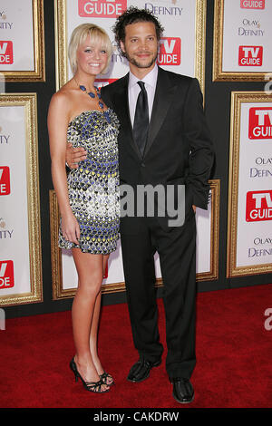 © 2007 Jerome Ware/Zuma Press HOLLY DURST et Justin Guarini Holly Durst pendant les arrivées à la 5e édition de TV Guide Emmy après a tenu à Les Deux à Hollywood, CA. Dimanche, 16 Septembre 2007 Les deux Hollywood, CA Banque D'Images