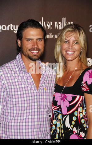 Le 8 septembre 2007 - Hollywood, Californie, États-Unis - SANTA MONICA, CA 09-08-2007.Joshua Morrow acteur et son épouse Tobe Keeney durant la 3e partie Rose Cedars-Sinai bénéficiant Women's Cancer Research Institute, qui a eu lieu à l'hôtel Viceroy, le 8 septembre 2007, à Santa Monica, en Californie. - 2007. Banque D'Images