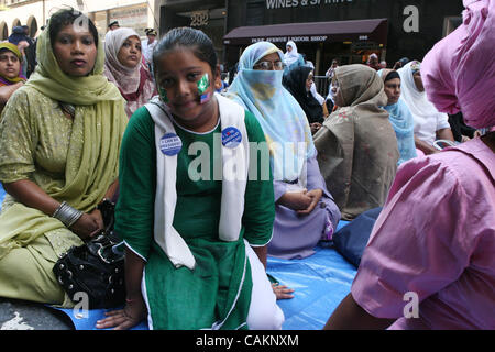 Revelers recueillies pour l'American Muslim Day Parade sur Madison Avenue. aujourd'hui 9 septembre 2007, à Manhattan. Crédit photo : Mariela Lombard/ ZUMA Press. Banque D'Images