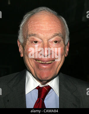 Sep 04, 2007 - New York, NY, USA - LEONARD LAUDER à la fête pour Marilyn Minter et sa tenue à la monographie de Tom Ford's flagship store. (Crédit Image : © Nancy/Kaszerman ZUMA Press) Banque D'Images