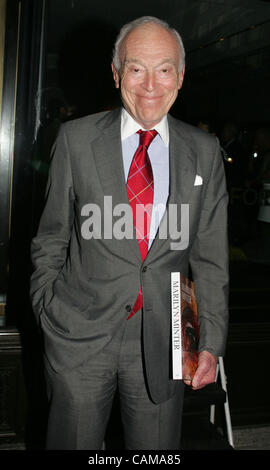 Sep 04, 2007 - New York, NY, USA - LEONARD LAUDER à la fête pour Marilyn Minter et sa tenue à la monographie de Tom Ford's flagship store. (Crédit Image : © Nancy/Kaszerman ZUMA Press) Banque D'Images