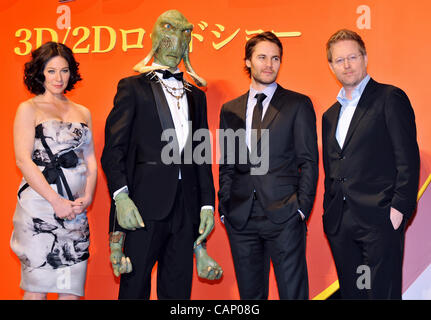 Lynn Collins, joie, Taylor kitsch et Andrew Stanton, Apr 01, 2012 : Tokyo, Japon : (L-R), actrice Lynn Collins, modèle japonais de la joie, l'acteur Taylor kitsch et réalisateur Andrew Stanton assister à la première mondiale au Japon pour le film "John Carter" à Tokyo, Japon, le 1 avril 2012. Le film s'ouvre sur le 13 avril à Banque D'Images