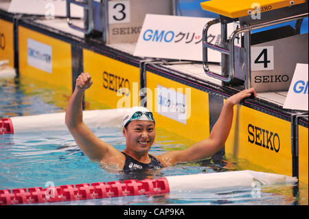 Satomi Suzuki (JPN), le 4 avril 2012 - Natation : LE JAPON NAGER 2012 Women's 100m brasse finale à Tatsumi Piscine International, Tokyo, Japon.(Photo de Jun Tsukida/AFLO SPORT) [0003] Banque D'Images