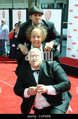 SEAN HAYES & CHRIS DIAMONTOPOULOS & SASSO LES TROIS STOOGES. Première mondiale HOLLYWOOD LOS ANGELES CALIFORNIA USA 07 Apri Banque D'Images