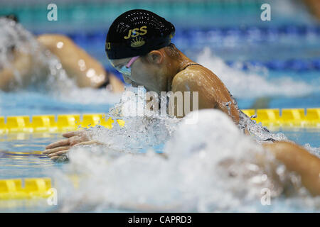 Kanako Watanabe (Japon), le 7 avril 2012 - Natation : JAPON 2012 NATATION 200m brasse Femmes finale à Tatsumi Piscine International, Tokyo, Japon. (Photo de Yusuke Nakanishi/AFLO SPORT) [1090] Banque D'Images