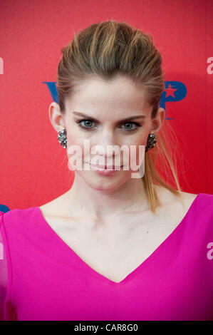 Anna Chlumsky assiste à la première projection de la nouvelle série de HBO VEEP au United States Institute of Peace. à Washington, DC le jeudi 28 novembre 2013. Le 11 avril 2012. Banque D'Images