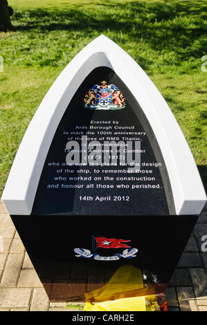 Comber, comté de Down, UK. 14/04/2012. Thomas Andrews Memorial est dévoilée à Comber, comté de Down, en mémoire de l'concepteur du Titanic qui est mort lorsque le navire a coulé le 15/04/1912. Banque D'Images