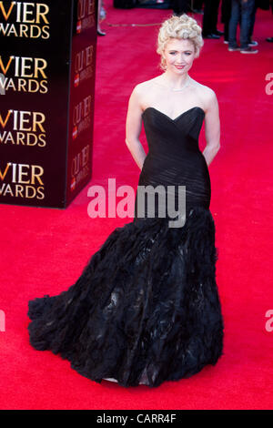 London, UK, 15/04/2012. Scarlet Strallen, arriver à la 2012 Laurence Olivier Awards Banque D'Images