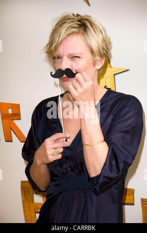 Martha Plimpton en présence de Peter ET L'ouverture à Broadway STARCATCHER nuit, le Brooks Atkinson Theatre, New York, NY Le 15 avril 2012. Photo par : Eric Reichbaum/Everett Collection Banque D'Images