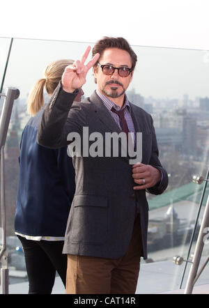 17.04.2012. Moscou. La Russie. Le film Avengers photocall et conférence de presse. Hôtel Ritz-Carlton Photo : Robert Downey Jr. Banque D'Images