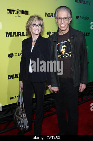 JANE FONDA & RICHARD PERRY MARLEY. LOS ANGELES PREMIERE HOLLYWOOD LOS ANGELES CALIFORNIA USA 17 avril 2012 Banque D'Images