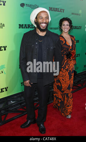 ZIGGY MARLEY & ORLY AGAI Marley Marley. LOS ANGELES PREMIERE HOLLYWOOD LOS ANGELES CALIFORNIA USA 17 avril 2012 Banque D'Images