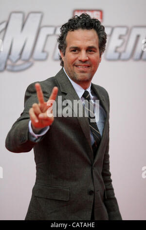 17 avril 2012 - Moscou, Russie - avril 17,2012.MOSCOU,RUSSIE.Le premier Avengers à Moscou. En Photo : l'acteur Mark Ruffalo pour promouvoir la première de The Avengers à Oktyabr cinema theatre. (Crédit Image : © PhotoXpress/ZUMAPRESS.com) Banque D'Images