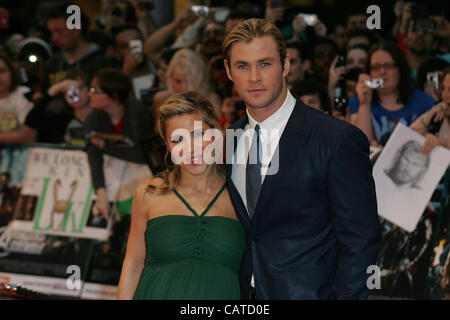 Elsa Pataky et Chris Hemsworth assister les Avengers Assemble - UK film première mondiale à la vue, Westfield Westfield Shopping Centre Banque D'Images