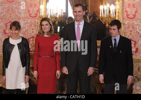 20 avril 2012 - Madrid, Espagne - La Princesse Letizia d'Espagne et le Prince Felipe d'Espagne assister à un déjeuner pour le 'Prix Cervantes 2012' au Palais Royal de Madrid (crédit Image : © Jack Abuin/ZUMAPRESS.com) Banque D'Images