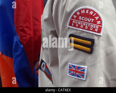 Les Scouts arméniens prendre part sur le génocide des Arméniens Commémoration Mars à central London, UK, le samedi, 21 avril, 2012. Les manifestants demandaient la reconnaissance internationale du génocide des Arméniens dans l'Empire ottoman turc en 1915. Banque D'Images